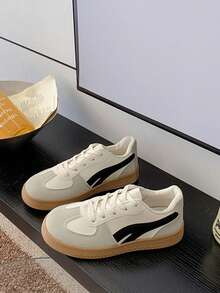 2026 Spring New Women Flat Leather Sneakers, Casual Sports Gump Shoes - Black - View 6