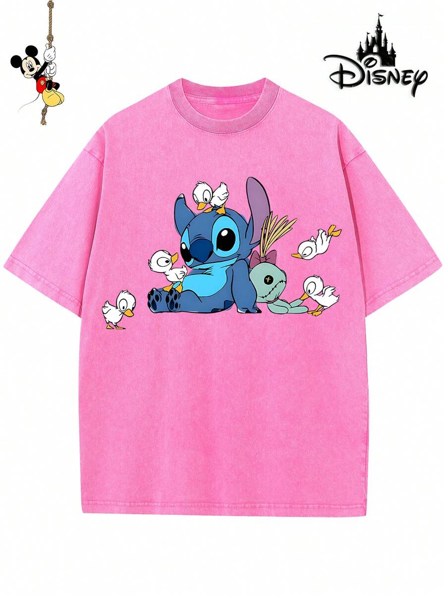Disney-Licensed Men's Cotton T-Shirt For The 2026 Family Holiday. Featuring A Stitch Motif, Washed Crew Neck, Soft And Comfortable Feel, Easy Care And Suitable For Various Occasions Such As Holidays, Everyday Life And Commuting – Full Of Festive Spirit. - 玫紅色 - 查看 1