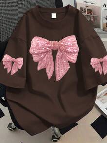 Damen Große Größen Schleifenprint Rundhals Kurzarm Casual T-Shirt. Geeignet für Sommerurlaub, Strand, Resort, Frühling, Valentinstag, Karnevalskostüme. Geeignet für den täglichen Gebrauch, Ausflüge, Festivals, Strand, Party, Geburtstag, Strand, Treffen, Schule, Musikfestival, Muttertagsgeschenk; Geschenk für Mama; Damen Sommeroutfit, Damen Urlaubskleidung - Kaffeebraun - Übersicht 1