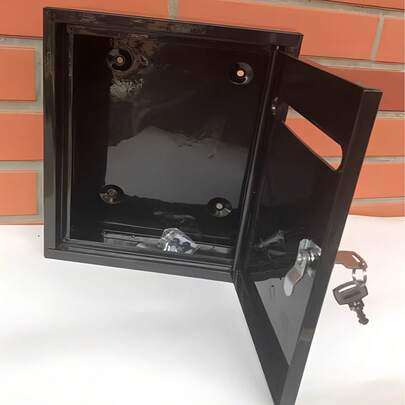 1 boîte aux lettres Bloom Store (blanche, noire ou grise) pour emballer le courrier, boîte aux lettres en métal, boîte aux lettres murale en métal avec serrure et clés, boîte aux lettres avec porte-cartes, boîte aux lettres murale extérieure classique, design robuste et décoratif, facile à installer, 20 x 26 x 7,5 cm