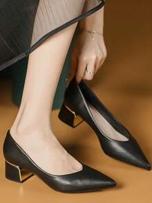 Women's 5cm Black Pointed Toe Flat Pumps, 2026 Spring/Autumn 5cm Chunky Heel Black Pointed Toe Pumps Suitable For Interview, Office, Career Outfit - Black - View 2