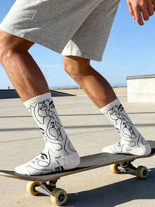 1 Pair Men's White Base Face Line Pattern Mid-Calf Socks, & Versatile For Daily Wear, All Seasons - Black and White - View 4