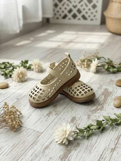 2026 New Beige Unisex Cute Simple Solid Color Hollow Grid Design Children's Flat Sandals, Non-Slip Wear-Resistant Rubber Soft Bottom Comfortable Casual Girls' Shoes, Lightweight Breathable Sports Style Kids' Sandals, Versatile Outdoor Beach Sandals [Size Runs Small, Suggest Ordering One Size Up]