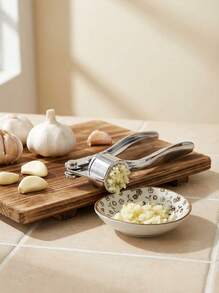 Cirelle 1pc Stainless Steel Garlic Press, Manual Garlic Mincer, Ginger Mincer, Kitchen Gadget, Rust-Proof Professional Garlic Mincer Tool, Easy To Squeeze, Easy To Clean, Vegetable Fruit Tools, Kitchen Items, Household Must-Haves,Creative Kitchen Tools,Suitable For Hotels, Restaurants, Kitchenware And Seasoning Spice Tools, Kitchen Accessories - Silver - View 5