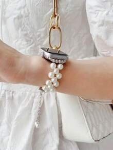 Một chiếc dây đeo cổ tay ngọc trai thanh lịch mới, tương thích với Apple Watch, phù hợp với các kích thước 38mm, 40mm, 41mm, 42mm, 44mm, 45mm, 46mm, 49mm. Mẫu thời trang dành cho nữ, phù hợp với các dòng UltraS10/S11/9/8/7/6/5/4/3/2/1 (Không bao gồm đồng hồ) (Chỉ có dây đeo). Món quà tuyệt vời nhất dành cho bạn gái và bạn bè, rất thích hợp cho Ngày Valentine, Giáng sinh, Năm mới, Ngày của Mẹ, Lễ Tạ ơn, quà tặng bất ngờ cho gia đình hoặc bạn bè. Dây đeo cổ tay thời trang sang trọng. - màu trắng nhạt - Xem 2