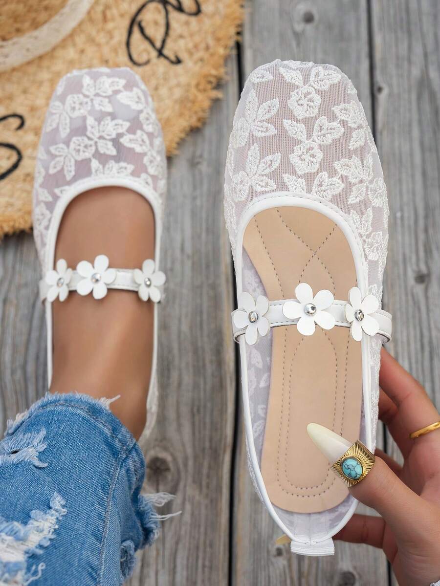 Bow-Tie Square Toe Women's Flat Shoes, Knitted Casual Shoes, Plus Size Casual Ballet Shoes, Comfortable Ballet Shoes For Summer, Slip-On Loafers For Mothers, Casual Versatile Women's Shoes, Bohemian Style Yellow, Black, White, Beige, Light Blue, Leopard Print Lace Flat Shoes, European And American Plus Size Summer Casual Outdoor Walking Shoes, Slouchy Shoes, Hollow Bowknot Women's Shoes, Elegant White Flat Shoes, Floral