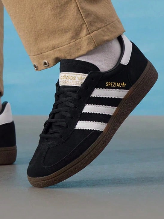 Giày thể thao cổ thấp adidas Originals HANDBALL SPEZIAL, unisex, màu đen và trắng. - Đen và Trắng - Xem 1