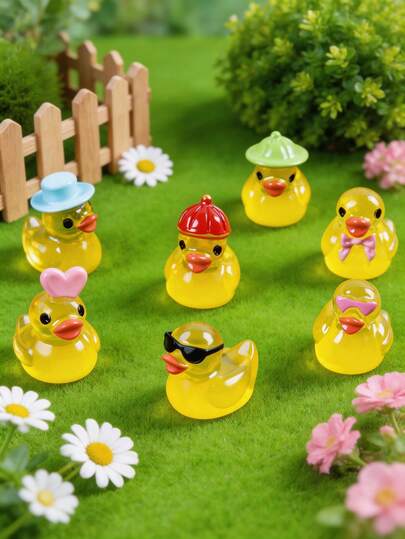 Cartoon Resin DIY Glow-In-The-Dark Street Duck Figurine, Creative Keychain Pendant, Micro Landscape Decor, Desktop & Car Ornament, Cake Topper, Backpack Charm, Mini Accessory, Random Style