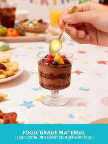 60个装5盎司塑料甜点杯，配金色勺子，透明可重复使用，适用于派对、婚礼、生日等场合。 - - - 查看 5