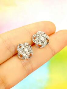 1 par de pendientes pequeños retro casuales y elegantes, estilo coreano/japonés, estética de nicho - Plateado - Ver 3