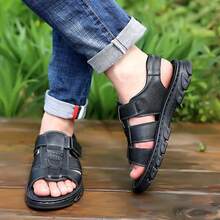 Sandalias y chanclas de hombre para el verano: calzado resistente para exteriores, ideal para conducir, con suelas gruesas, antideslizantes e impermeables. Novedades. - Negro - Ver 2