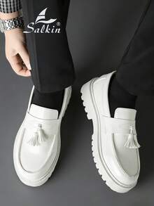 Salkin 简约设计师男士乐福鞋，便捷的套脚休闲鞋，厚底增高鞋，亮白色皮革，柔软纯色正装鞋，现代生活平价奢华之选，柔软舒适的圆头正式皮鞋，优雅绅士商务橡胶底日常步行鞋，适合情侣、外出、公园、派对、婚礼等场合，时尚新郎鞋，社交场合礼品，四季皆宜。尺码偏小，建议选购大一码。 - 白色 - 查看 9