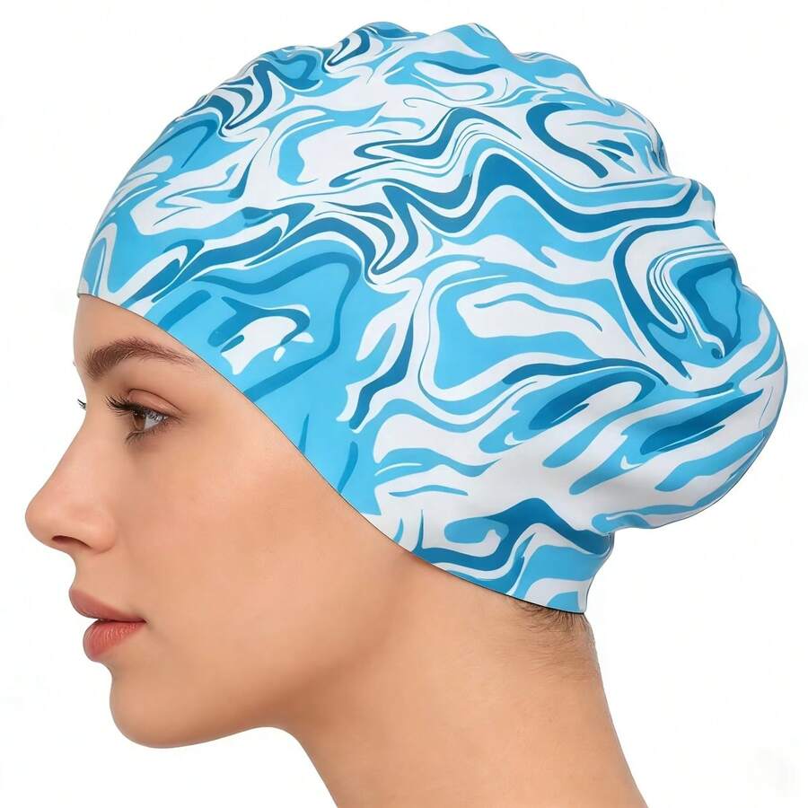 女士高弹双面印花硅胶泳帽,采用优质防水硅胶材质,保持头发干爽,舒适弹力贴合,适用于游泳池、竞技游泳、游泳训练、沙滩游泳和水上运动,是游泳训练的理想装备,也是水上运动爱好者的理想礼物。另有大码泳帽可选,弹性十足,是游泳爱好者的最佳选择。 - 彩色 - 查看 1