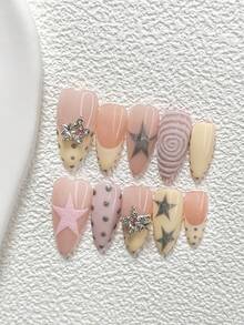 10件套马卡龙色凝胶美甲套装，包含亚克力美甲贴纸、银色3D水钻五角星美甲装饰、手绘哑光粉色五角星、银色猫眼五角星、银色波点美甲装饰、黄色指甲油，以及美甲工具（1个果冻贴纸+1个指甲锉），三种尺寸：杏仁形、鸭嘴形、棺材形。 - 彩色 - 查看 17