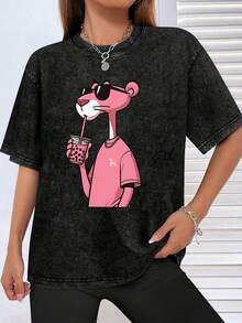 The Latest American-Style 100% Cotton T-Shirt Suitable For Both Men And Women. Featuring A Fun Retro Pink Leopard Print Cartoon Letter Pattern. This Is A Street-Style Korean Version Of Comfortable And Retro Fashion For Daily Commuting And Versatile Clothing That Fits The Y2k . It Is A Regular, Niche Punk-Style Black Round-Neck Short-Sleeved Washed T-Shirt With A Relaxed Fit. This Is A Washed Retro Series Of Comfortable Cotton T-Shirts, Easily Creating Retro Casual Clothing. It Is Suitable For Daily Commuting, Casual Outings, Music Festivals, And Daily Wear. Classic Retro Style. Men's Printed T-Shirt, Women's Printed T-Shirt, Couple's Outfit. - 黑色 - 查看 6