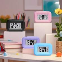 多功能桌面时钟，大尺寸液晶显示屏，支持温度/日期/星期显示，带贪睡功能，电池供电，小巧设计 - 不含电池 - 彩色 - 查看 4