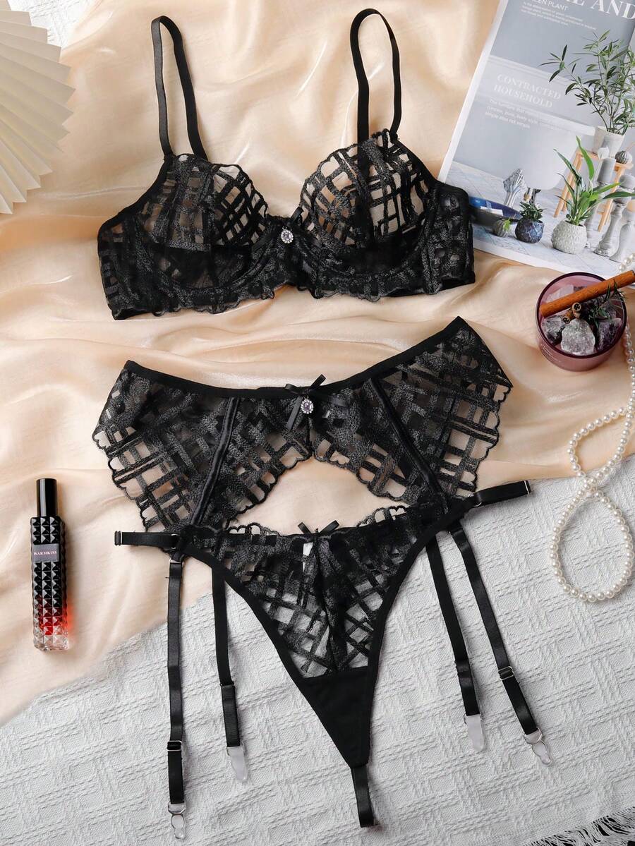 Bộ đồ lót gợi cảm dành cho nữ, áo hai dây xuyên thấu bằng lưới, 3 món. - màu đen - Xem 1