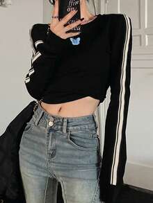 Kaos Crop Kasual dengan Bordir Kupu-kupu dan Garis Samping, Musim Gugur - Hitam - View 4