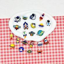 Bộ 22 phụ kiện trang trí giày chủ đề phi hành gia, đồ trang trí giày dễ thương phù hợp cho các bữa tiệc, quà tặng cho cả nam và nữ (Nhiều kiểu dáng khác nhau, làm thủ công nên có thể có một vài vết keo nhỏ hoặc lỗi nhỏ ở mặt sau) - 22 chiếc - Xem 5