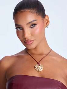 1 Dây chuyền mặt dây chuyền hình vỏ sò tròn bằng kim loại họa tiết cổ điển với dây choker mảnh. - vòng cổ vỏ kim loại - Xem 3