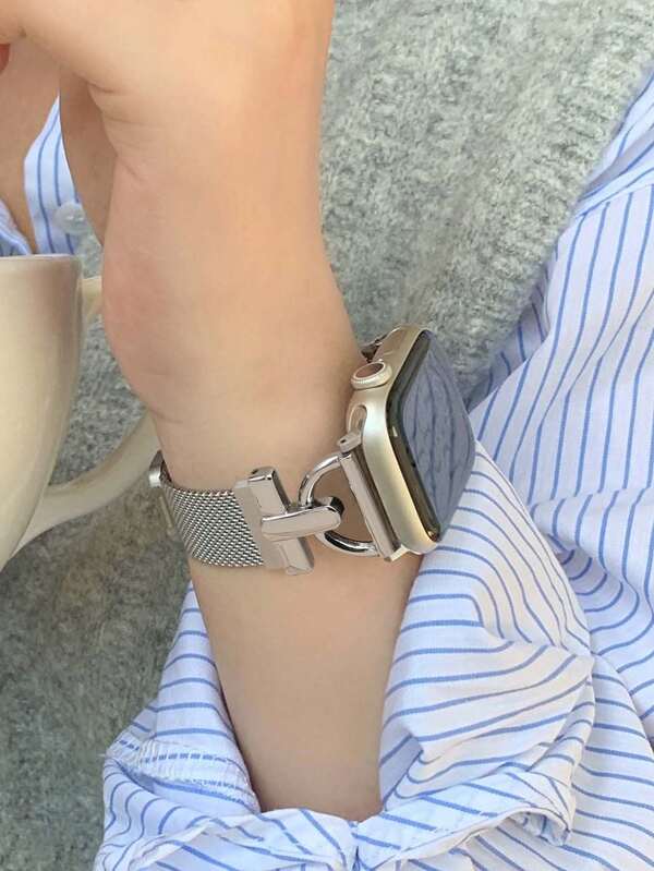 Huastonband 1PC Letter D Fashion Milan Stainless Steel Metal Silver Band Compatible With Apple Watch SE S11 S10 S9 S8 S7 S6 S5 S4 S3 S2 S1 Smartwatch, Premium New Magnetic Adjustable Band, 38mm 40mm 41mm 42mm 44mm 45mm 46mm 49mm Case Replacement Accessories