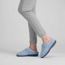 Isotoner Womens Classic Clog Non-Slip Foam Slippers - 葉子 - 查看 3