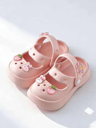 Dép xăng đan mới cho bé gái với họa tiết hoạt hình 3D dễ thương hình dâu tây, thỏ, bướm, đa năng và ngọt ngào, phù hợp cho trong nhà, ngoài trời, khi tắm, đi biển, làm vườn, đi học, du lịch.