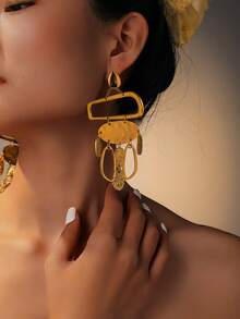 2只几何镂空流苏椭圆形锤纹金属金色耳环，适合派对、晚宴、日常穿搭搭配 - 金色 - 查看 3