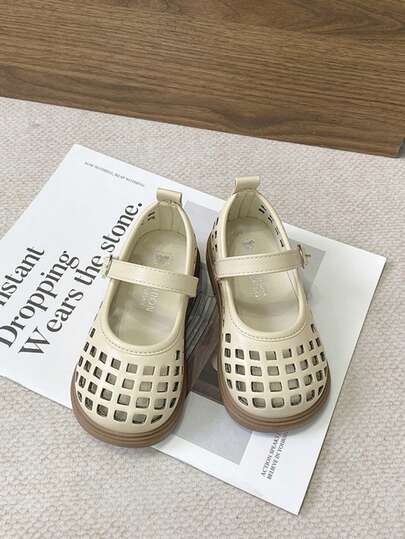 2026 New Beige Unisex Cute Simple Solid Color Hollow Grid Design Children's Flat Sandals, Non-Slip Wear-Resistant Rubber Soft Bottom Comfortable Casual Girls' Shoes, Lightweight Breathable Sports Style Kids' Sandals, Versatile Outdoor Beach Sandals [Size Runs Small, Suggest Ordering One Size Up]