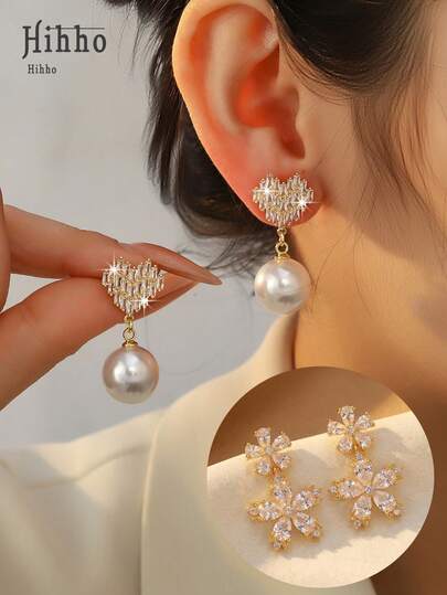 Hihho 一对高端锆石心形五瓣珍珠吊坠耳环，通勤约会皆宜，母亲节/节日礼物之选。采用优质镀金铜材质，微镶嵌工艺确保长方形/圆形锆石牢固镶嵌，光泽亮丽，珍珠饱满圆润，花瓣纹理清晰立体，佩戴舒适不伤耳。