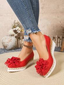 Solid Color Pointed Toe Casual European And American Style Floral Women's Wedge & Platform Loafers - Red - View 3