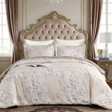 2/3 件套白色梅花印花被套，香槟金底色，简约美学设计，柔软奢华的高品质轻盈超细纤维床品，低致敏性，透气性好，适合春、夏、秋、冬四季使用。 - 香檳色 - 查看 1