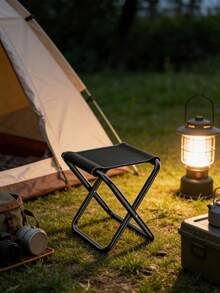 Tabouret pliant portable, chaise pliante légère et compacte pour le camping, la pêche, les files d'attente dans les trains à grande vitesse, le changement de chaussures à la maison, les étudiants en art. Robuste, avec plusieurs options de couleurs, facile à transporter et à ranger. Indispensable pour l'extérieur - Multicolore - Voir 1