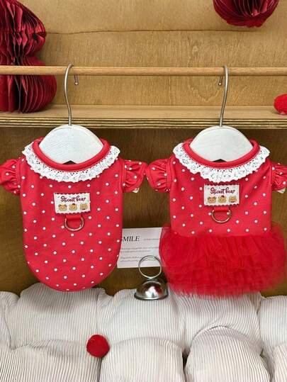 1件春夏新款宠物公主裙，红色波点狗狗/猫咪公主薄纱裙，舒适百搭宠物背心，适合贵宾犬、泰迪犬、马尔济斯犬、吉娃娃等中小型宠物日常穿着、派对、居家、户外活动