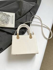 1 chiếc túi xách nữ màu trơn, đường may dập nổi, họa tiết đá thời trang, túi đeo vai, khóa kéo. Túi tote thanh lịch dành cho nữ, túi thường ngày có thể đựng ví, mỹ phẩm, điện thoại, tiền xu. Thích hợp cho mùa hè đi biển, mua sắm, chụp ảnh. Cũng là một món quà tuyệt vời dành cho bạn gái hoặc mẹ. - trắng - Xem 6