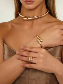 1 Set de joyería minimalista geométrica metálica de estilo europeo y americano, incluyendo collar, pulsera y anillo, adecuado para uso diario - Juego de 3 piezas amarillo dorado - Ver 1