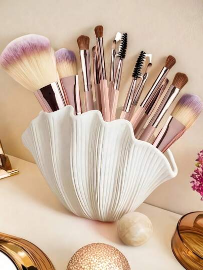 1个白色欧式化妆刷架，桌面收纳架，花瓶造型，高端化妆刷收纳架，送给女朋友的理想礼物，仿贝壳化妆工具收纳架，文具收纳架，干花盆，仿真花盆，鲜花盆，化妆品收纳架