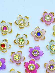 50颗25毫米金边水钻花朵贴花，可用于DIY珠宝、鞋子、服装、包包、礼品等。 - 混色 - 查看 6