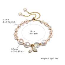 Da'ra 不对称巴洛克珍珠鱼尾吊坠可调节手链，清新百搭的设计，适合日常佩戴和度假装扮，展现个人风格。 - 白色 - 查看 6