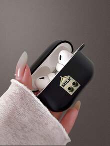 一款印有卡通牛奶盒图案、带有“MILK”字样和卡通眼睛图案的耳机保护套，适用于第四代/第三代/第二代 - 耳机套 - 黑色 - 查看 3