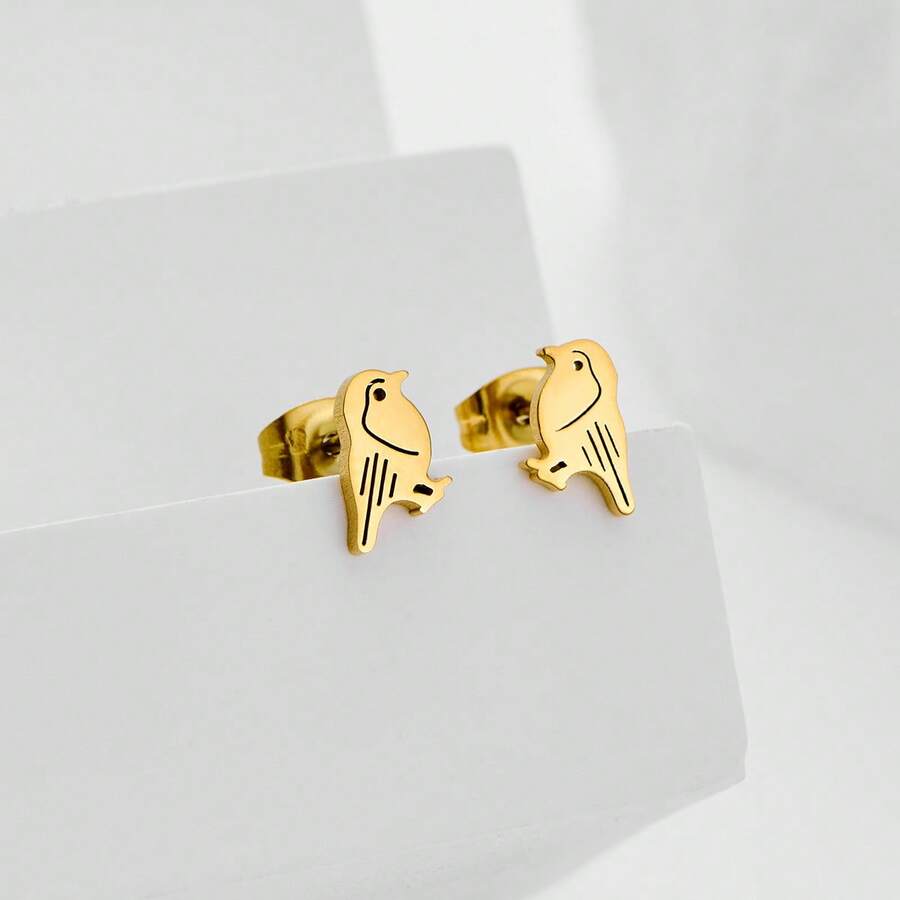 1 Pair Golden Earring In The Shape Of A Bird, With A Cute And Delicate Style. It Is Perfect For Daily Wear And Makes A Wonderful Gift. - GED955 - View 1