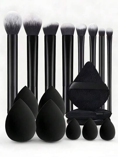 18件套化妆刷套装，包含多种化妆工具，包括散粉刷、腮红刷、高光刷、眼影刷、睫毛膏刷、唇线刷、圆形化妆海绵、三角粉扑（用于混合散粉和粉底），适合初学者和专业化妆师，一套完整的化妆刷套装。