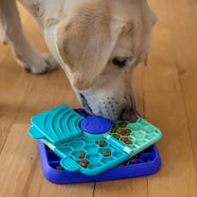 Outward Hound By Nina Ottosson Lick Nu2019 Flip 3-In-1 Interactive Dog Puzzle Toy, Lick Mat &Amp; Slow Feeder U2013 Calming Enrichment For Small &Amp; Medium Dogs, Holds 1 Cup Of Wet Of Dry Food, 7.4 In X 7.4 In - ColorA - 查看 8