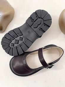 1 par de zapatos tipo Mary Jane ajustables con hebilla para niñas, clásicos zapatos planos con punta redonda para niños, adecuados para la escuela y el uso diario - Marrón - Ver 7