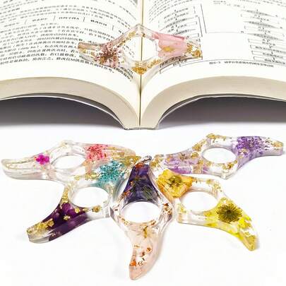 1 مشبك كتاب إبهام من الزهور المجففة والراتنج، لون عشوائي - مشبك راتنج يدوي الصنع، مشبك صفحة خفيف الوزن، علامة كتاب، ملحق قراءة للمعلمين وعشاق الكتب، عودة إلى المدرسة، رفيق قراءة المكتبة، ناعم وآمن [كل زهرة فريدة من نوعها، يرجى الرجوع إلى العنصر الفعلي]