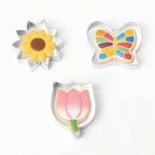 3 piezas Cortadores de galletas con forma de flor de primavera y mariposa, moldes de acero inoxidable con forma de girasol, tulipán, mariposa y abeja para hornear, herramientas de repostería casera DIY para galletas, fondant y decoración de pasteles - Ver 11