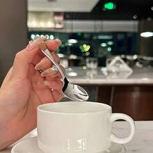 1/2pcs Stainless Steel Dessert Spoon Set, 5.39" Mini Ice Cream Spoon, Coffee Spoon, Elegant Tea Spoon, Stainless Steel Small Spoon, Household Kitchen Restaurant Afternoon Tea Tableware Set - Multicolor - View 9