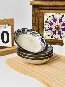 1pc/2pcs/4pcs Japanese Underglaze Ceramic Sauce Dishes, Household Soy Sauce Vinegar Dipping Dishes, Tomato Ketchup Salad Sauce Dishes, Dessert Snack Plates, Cafe Restaurant Seasoning Dishes, Holiday Gift For Family And Friends - Multicolor - View 9