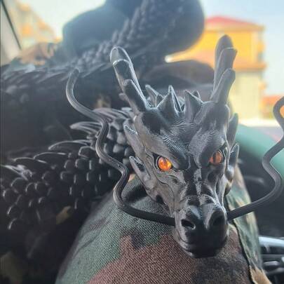 A Giant Black Dragon With Eyes, Requiring Submersion. Reptile Aquarium Model With Fully Articulated Joints. Dynamic Climbing. Suitable For Rainforest Tanks, Aquariums, And Lizard Enclosures. Requires Manual Submersion.