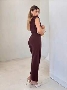 一套纯色优雅不对称/不对称纽扣荷叶边下摆女士吊带套装，适合春夏办公室穿着 - 酒紅色 - 查看 4